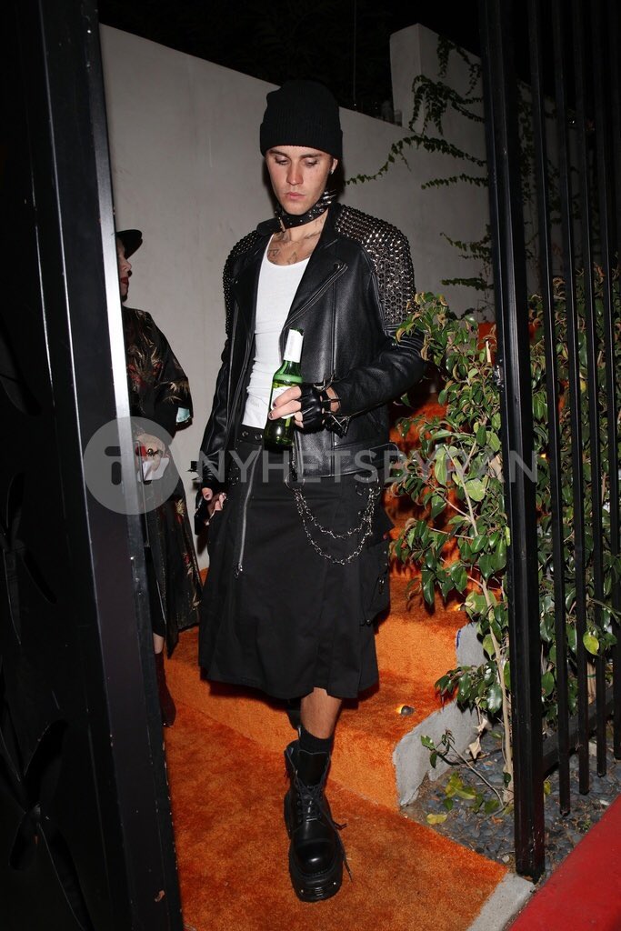 jdbthinker's tweet photo. JUSTIN BIEBER!!! https://t.co/IXXg7LR3QH