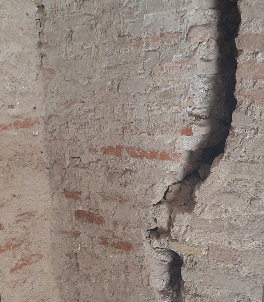 ¿GRIETAS?
¡No te la juegues y utiliza sistemas validados certificados seguros!

En este enlace tienes acceso directo al área de descargas de Kerakoll en materia de refuerzos estructurales
area-download.kerakoll.com/index.php?lang…

#arquitecto #arquitectotecnico #ingeniero