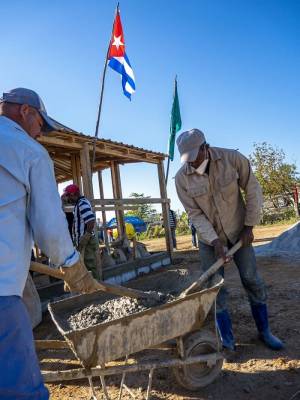 Pinar del Río sigue adelante y se levantará con el esfuerzo de todos. #FuerzaPinar desde <a href="/Conavil_ECM/">CONAVIL - Empresa de Construcción y Montaje</a> con el #LatirAvileno