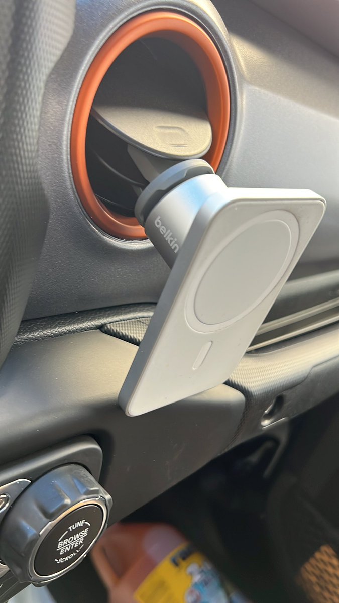 MikeyP023's tweet image. Here it is #bulletpointmounts #mountit #Jeepgladiator #mojave #JT #Jeep #outwiththeoldinwiththenew #LetsGoPhillies #LetsGoFlyers