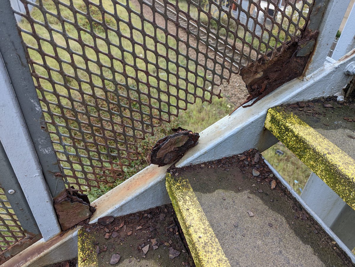 Residents say they are ‘shocked’ and ‘appalled’ at the condition of Fuller Street bridge in Cleethorpes as problems with dog mess and litter continue and after holes appeared in the rust damaged sides of the structure.

More via the Gi Grimsby News FB page.

(Photo: Jack Gray)