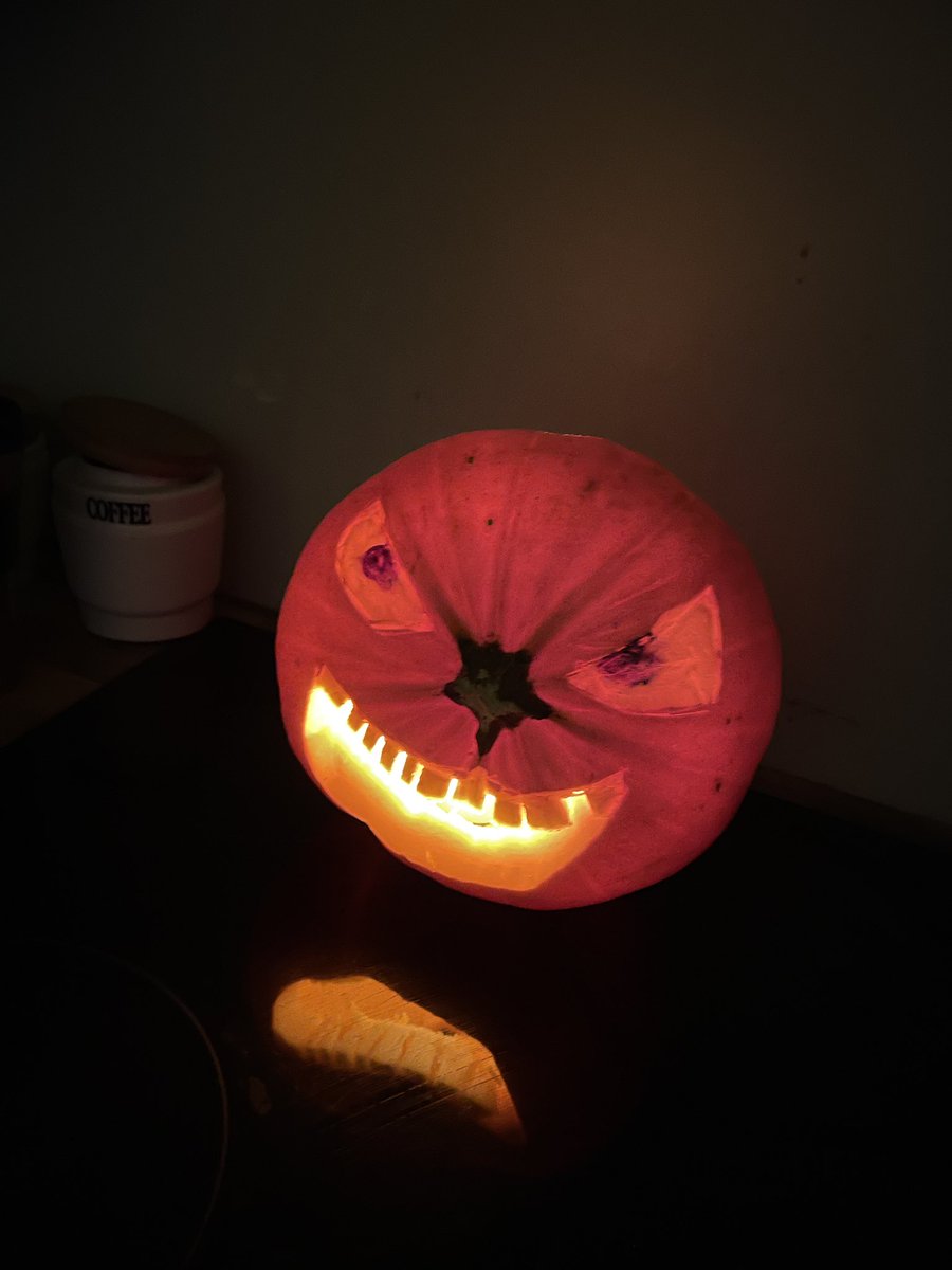 Happy Halloween from Michael Dowd in Ms Murphy’s 1st class #wghpumpkin22#