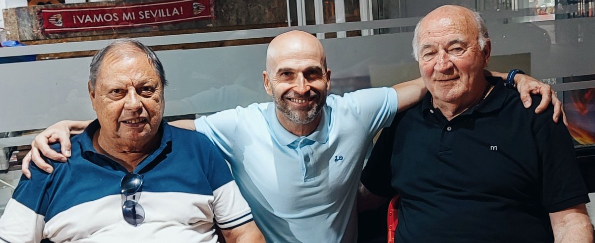 candelamiro's tweet photo. Historia del @AHistoriaSFC
 @h_scotta y Baby https://t.co/Alh50qKWqF