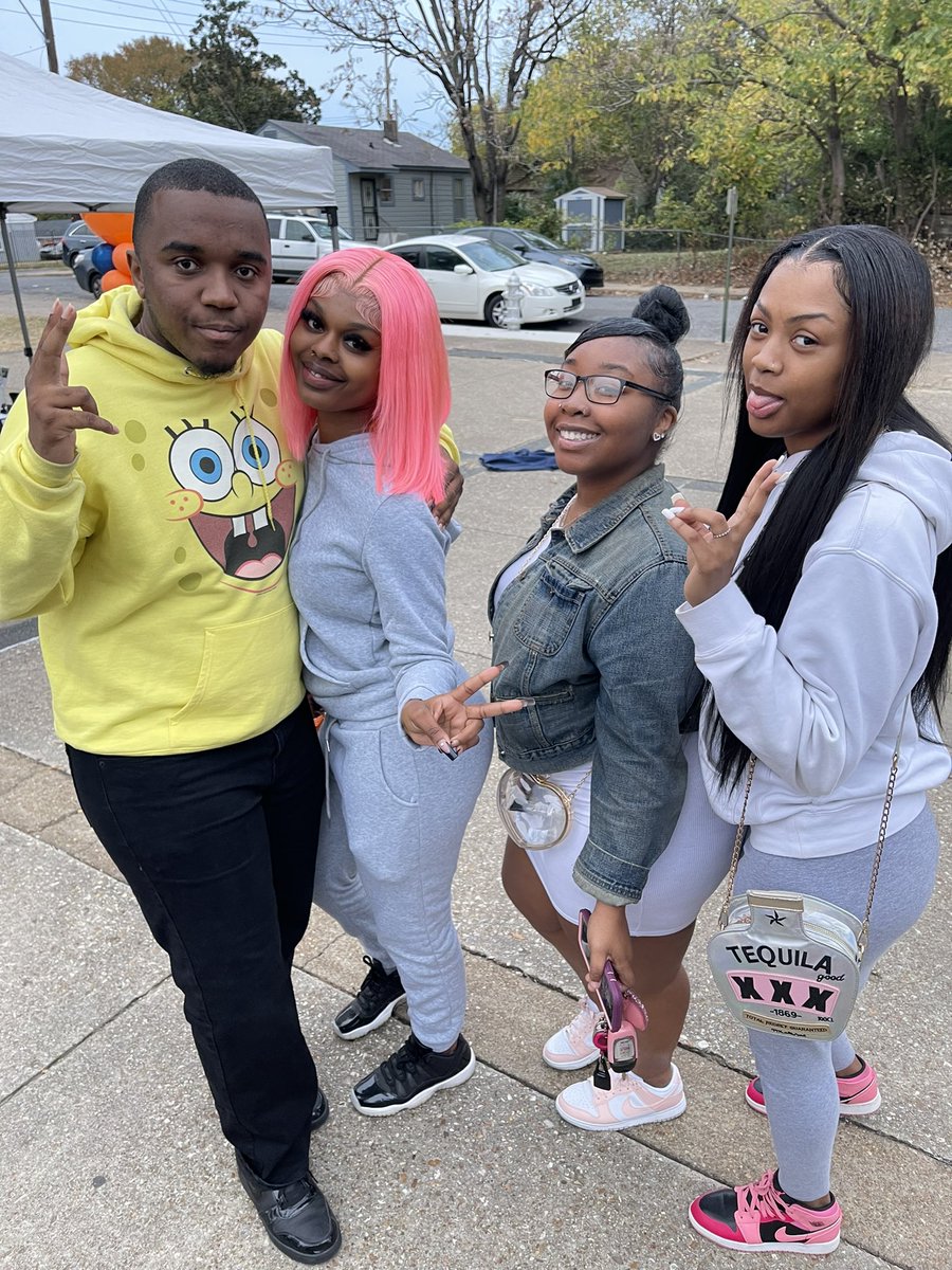 KimDurham1908's tweet image. KIPP Memphis Alumni were all smiles catching 20year celebration vibes at our Block Party! #KIPPMemphis #BacktoBasics #KIPPForward #SupportingAlumniThroughCollegeCareerandBeyond @AntonioMBurt