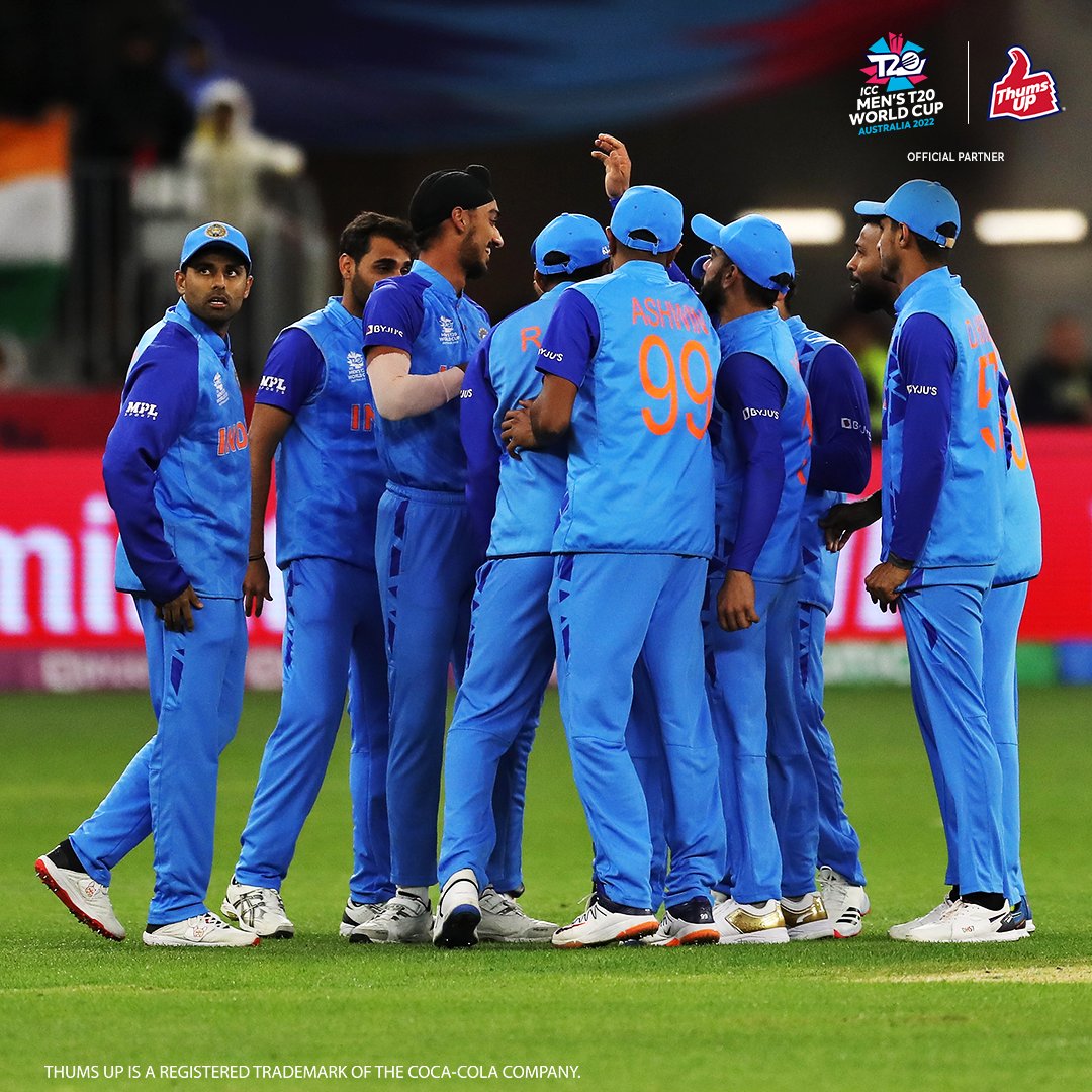 Off to a 𝙏𝙊𝙊𝙁𝘼𝙉𝙄 start! Keep going, #MenInBlue🔥 #ThumsUp #Toofan #T20WorldCup #WicketSeCricket #INDvSA #TeamIndia