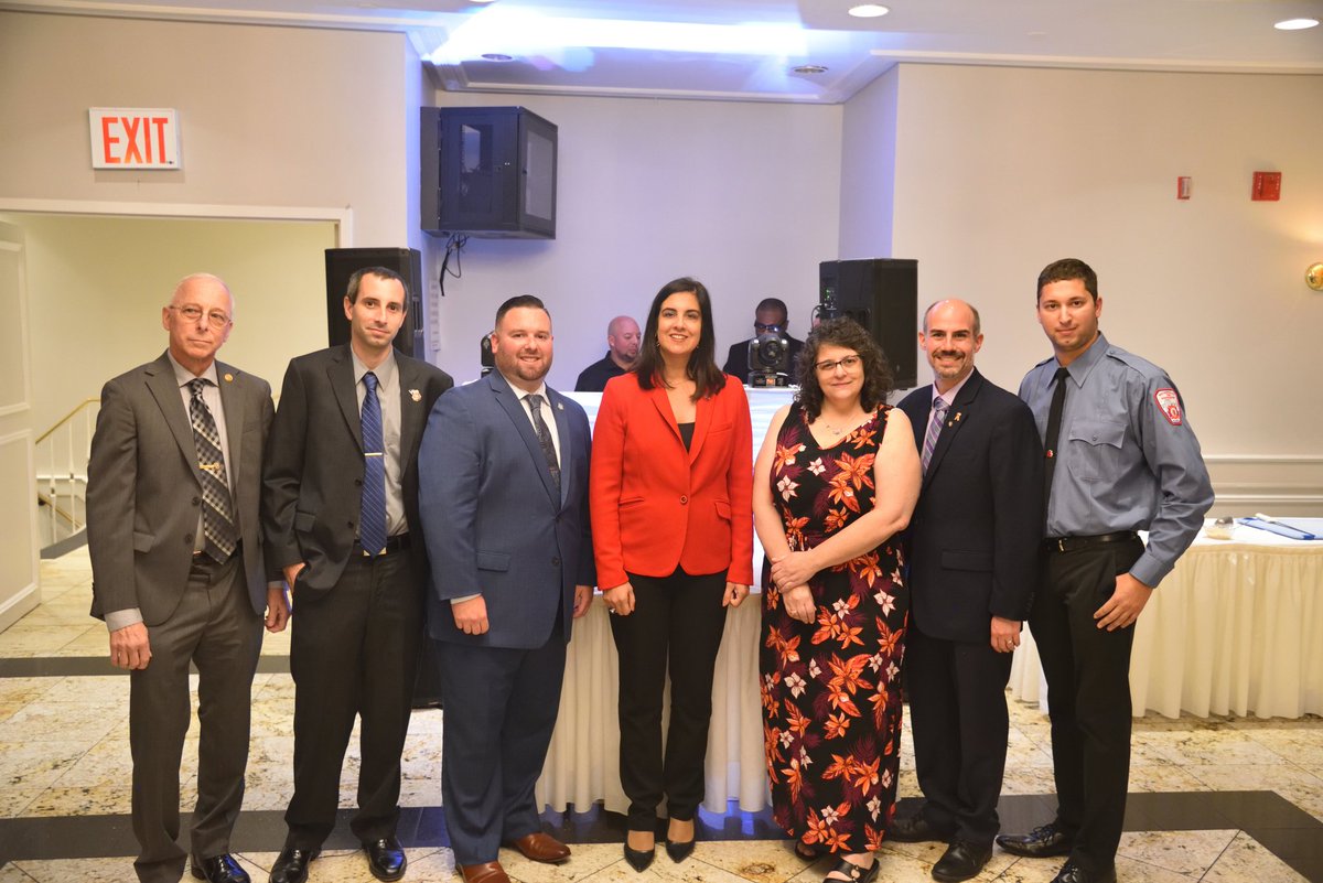 nsrssiny's tweet image. Last week, our members and the Staten Island community came together to celebrate our 50th Anniversary and present awards to several members for their continued dedication. We'd like to thank Congresswoman @NMalliotakis for recognizing our organization and award winners.