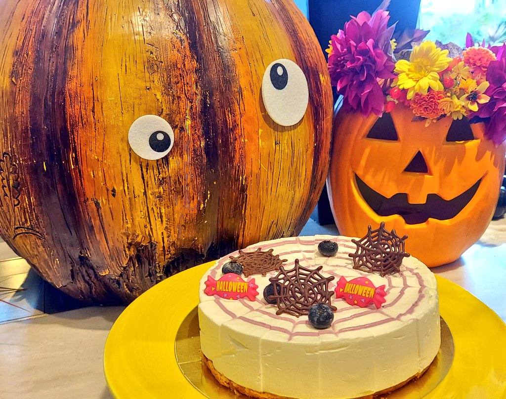 ハロウィン🎃ビュッフェ💕 小田原ヒルトンのハロウィン🎃デザートビュッフェに行きました☺ 幸せな一時😋🍴💕 自分にご褒美だ✨