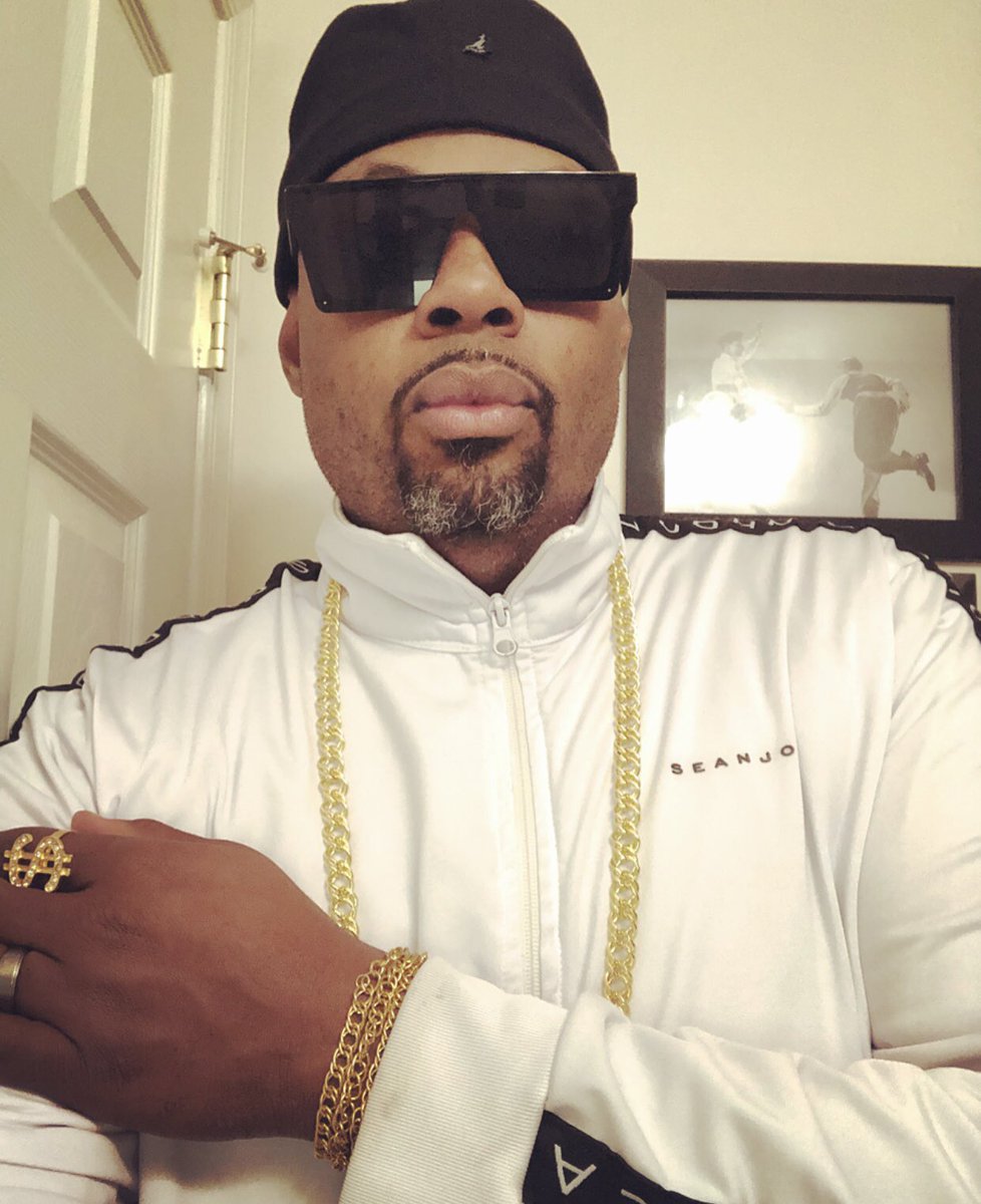 LawrenceTWillia's tweet photo. When I received the invitation to my cousin’s World of Rap themed Halloween Party, I had to go with Kool Moe Dee! #howyoulikemenow #igotowork #wildwildwest #theywantmoney https://t.co/xg7cR81cjr
