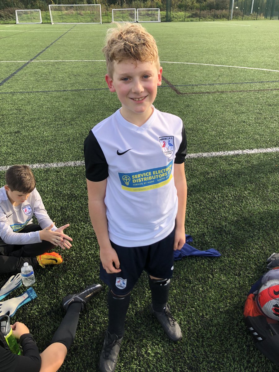 DynamoHeron's tweet photo. Close game this morning against @WooltonJuniorFC Spain, end to end and both sides played some really nice stuff. Couple of top goals from Spain the difference 👏🏻. Well done to George MoM today, he did really well at his first go in midfield ⚽️⚫️⚪️ https://t.co/4jw9XtlMNv