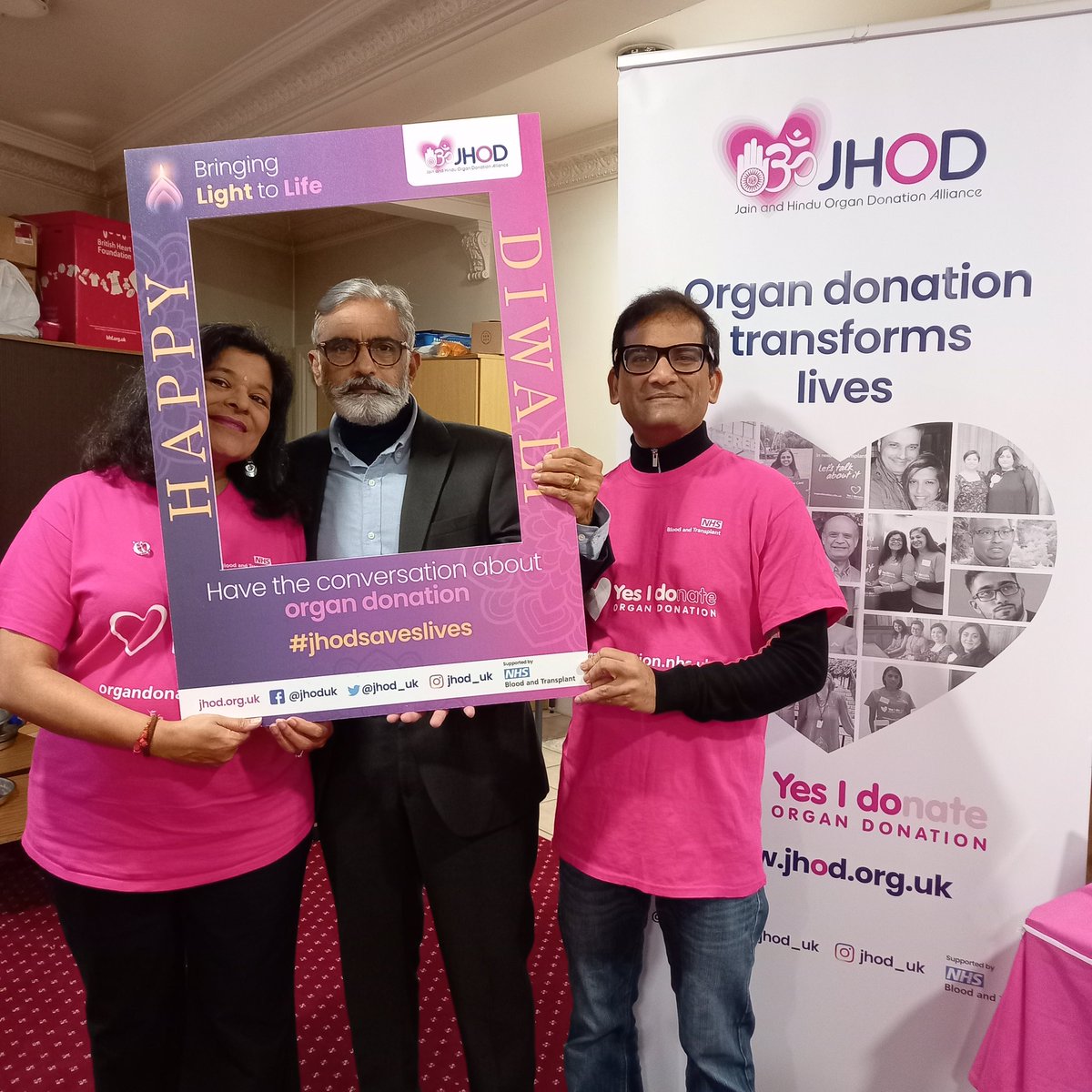 Having lots of positive conversations about organ donation at Leeds Hindu Temple with @NHSOrganDonor @RadioRangoli @SunilDaga23 @BhartiBhikha @NHSBTdiversity @DrNighatArif @PrafulaShah @BeAHeroYorks @Yorkshire_OTDT @ninenshah @share_wishes @PR_Suze