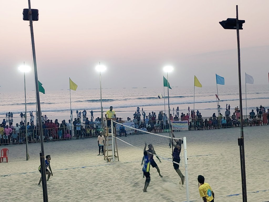 #National Beach #volleyball tournament held at #Kasarkod #Beach in Uttara Kannada district. 20+ teams from 7 states A national level event organised by the district administration to promote #sports and #Tourism @dyesdept @dcuttarakannada @ZpKarwar @KarnatakaWorld