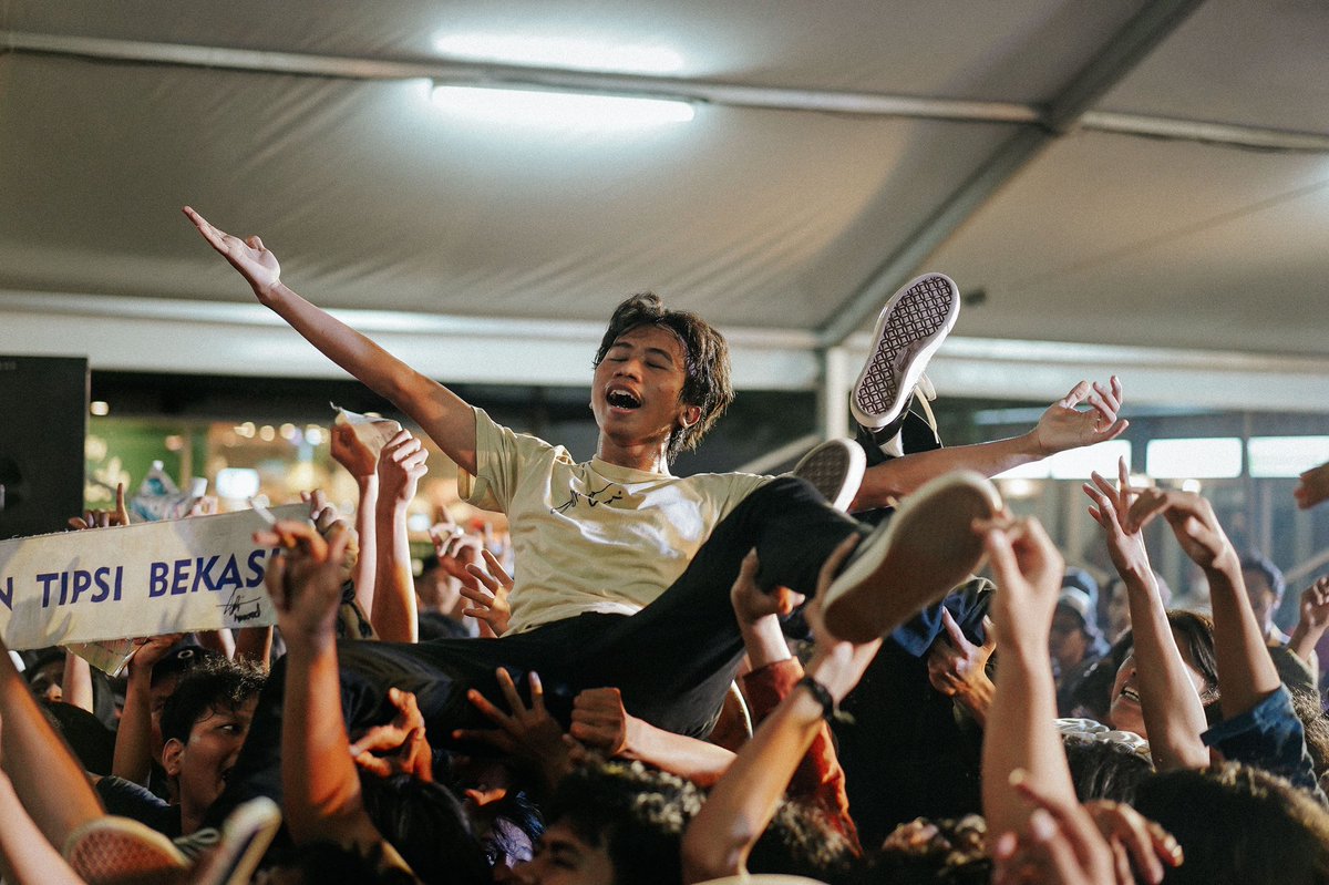 SISITIPSI tweet media