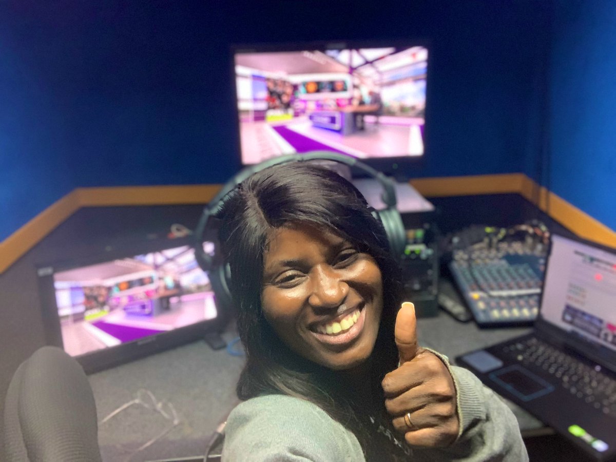 OfficialSuo's tweet image. After the Blues comes the Reggae.

All prepped to be your #matchdaylive #PidginCommentator as @Arsenal face @NFFC and @ManUtd play @WestHam today.
Just switch your language option to pidgin on @SuperSportTV &amp;amp; join the cruise fam…I say Arsenal loss,Westham draw, you?

#Kpoko💛