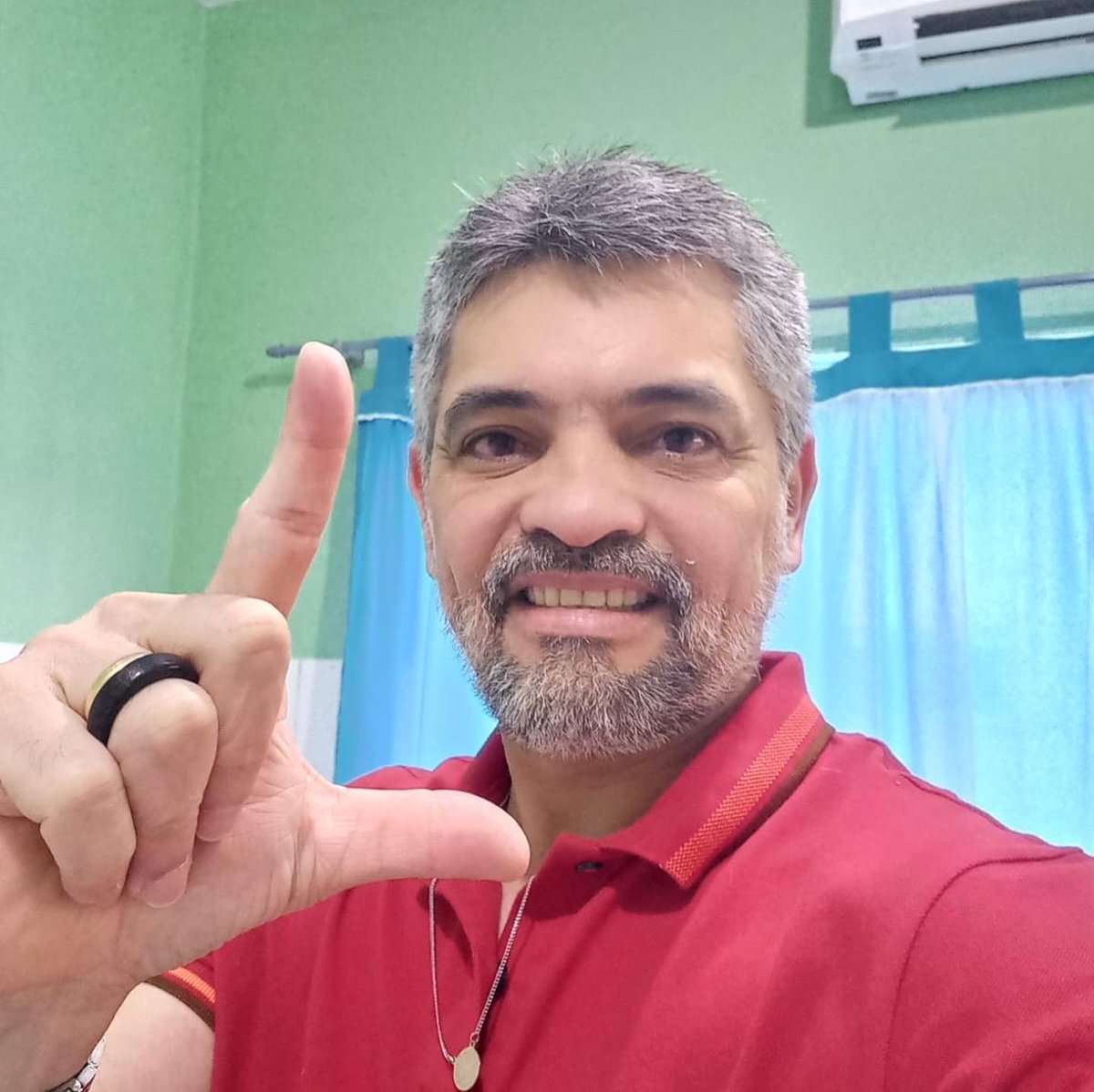Médicos e médicas de todo o Brasil vão às urnas pra deixar o seu voto em <a href="/lulaoficial/">Lula</a> 13! Não deixe de votar! 

Já votou? Posta nos stories e marca <a href="/medicoscomlula/">Médicas e Médicos com Lula 13</a> 

#MedicaseMedicoscomLula #Lula13 #LulaPresidente13