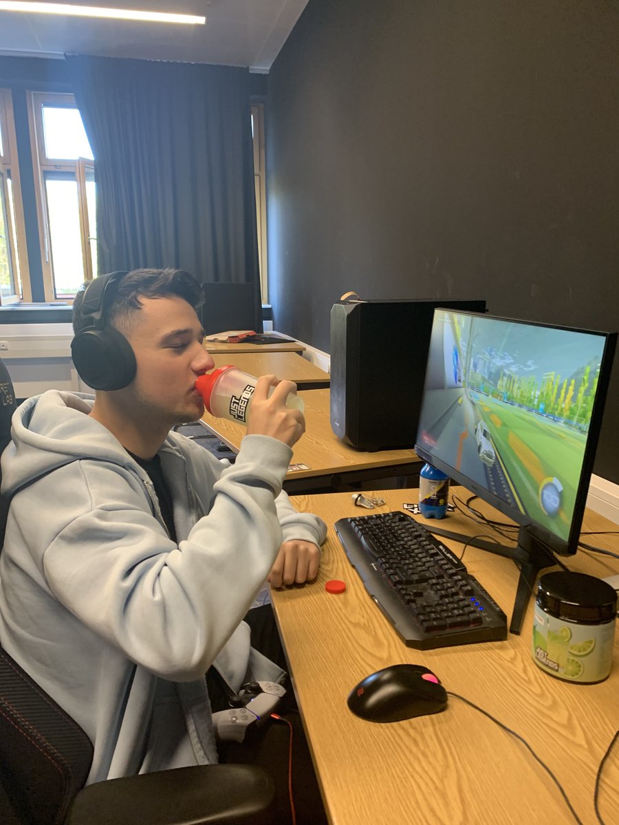 #Advertising

Enjoy some more time on the lan with @justlegendsde 😁