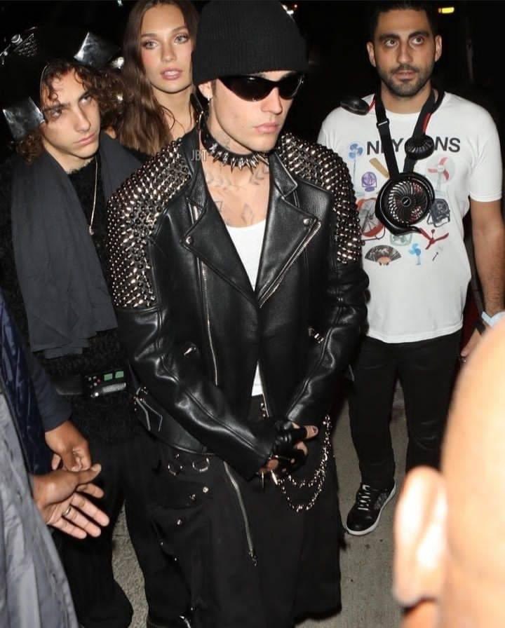 jdbthinker's tweet photo. dark bieber https://t.co/TE7AV1Jwao
