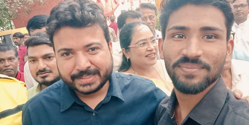 darshan_hello's tweet photo. Glad to meet  you our finest MLA @ipathak25 ❤️sir 🥳 
@AAPDelhi @AamAadmiParty 
#happychhathpuja #HappyChhatPuja https://t.co/OkiCfXAZse