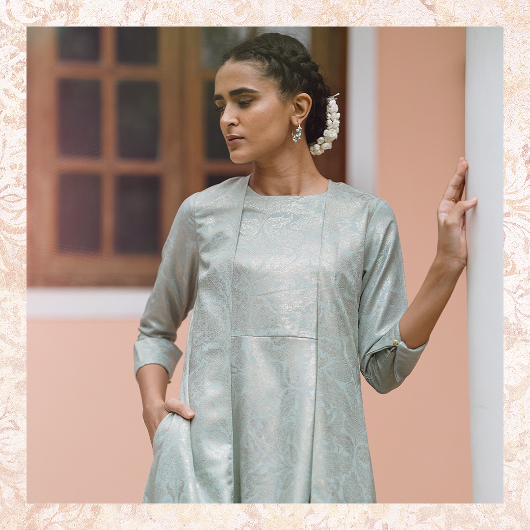 #StoriesByW
Spell the magic of your elegance at festivities in contemporary fusion outfits from the #SunehrCollection by W.

Link - bit.ly/3fkLMuo

#WforWoman #OnlineExclusive #NewLaunch #FestiveCollection #Coords #Coordset #NewCollection
