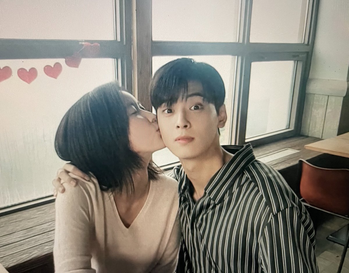 bubblesjooo's tweet photo. do-rae couple is so cute 😚 
#MIIGB
#CHAEUNWOO #EUNWOO #차은우 https://t.co/BAyNGmMzHZ