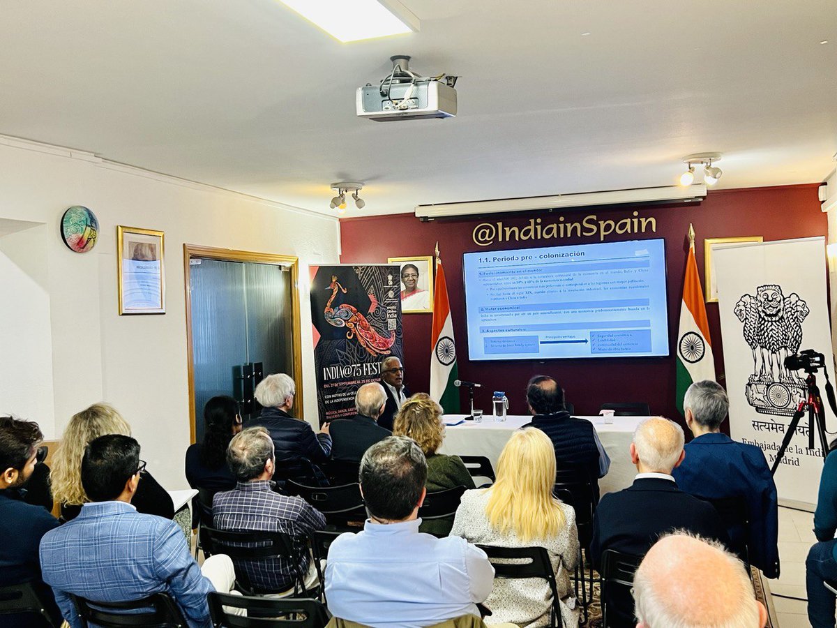 IndiainSpain's tweet photo. Glimpses from the conference on 'India's Economic Progress since Independence' delivered by @adsilva59; held in collaboration with @instindologia as part of the Autumn cycle of lectures and India@75 Festival.
#IndiaAt75Festival
#AzadiKaAmritMahotsav https://t.co/H32M4V8wLu