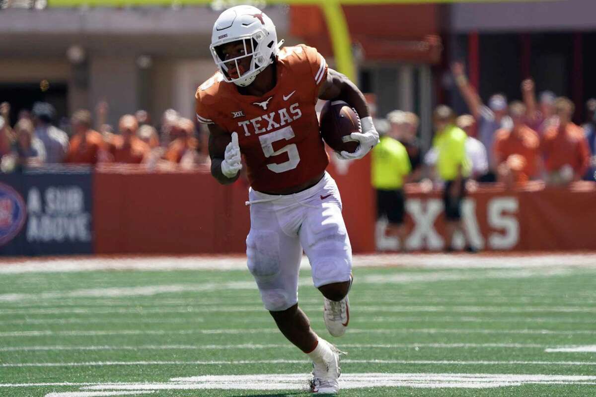 Blessed to receive an offer from Texas longhorns🟠⚪️!! @LeroyHood @TexasFootball @RealTChoice @Coach_Allen5 @BHoward_11 @247Hudson