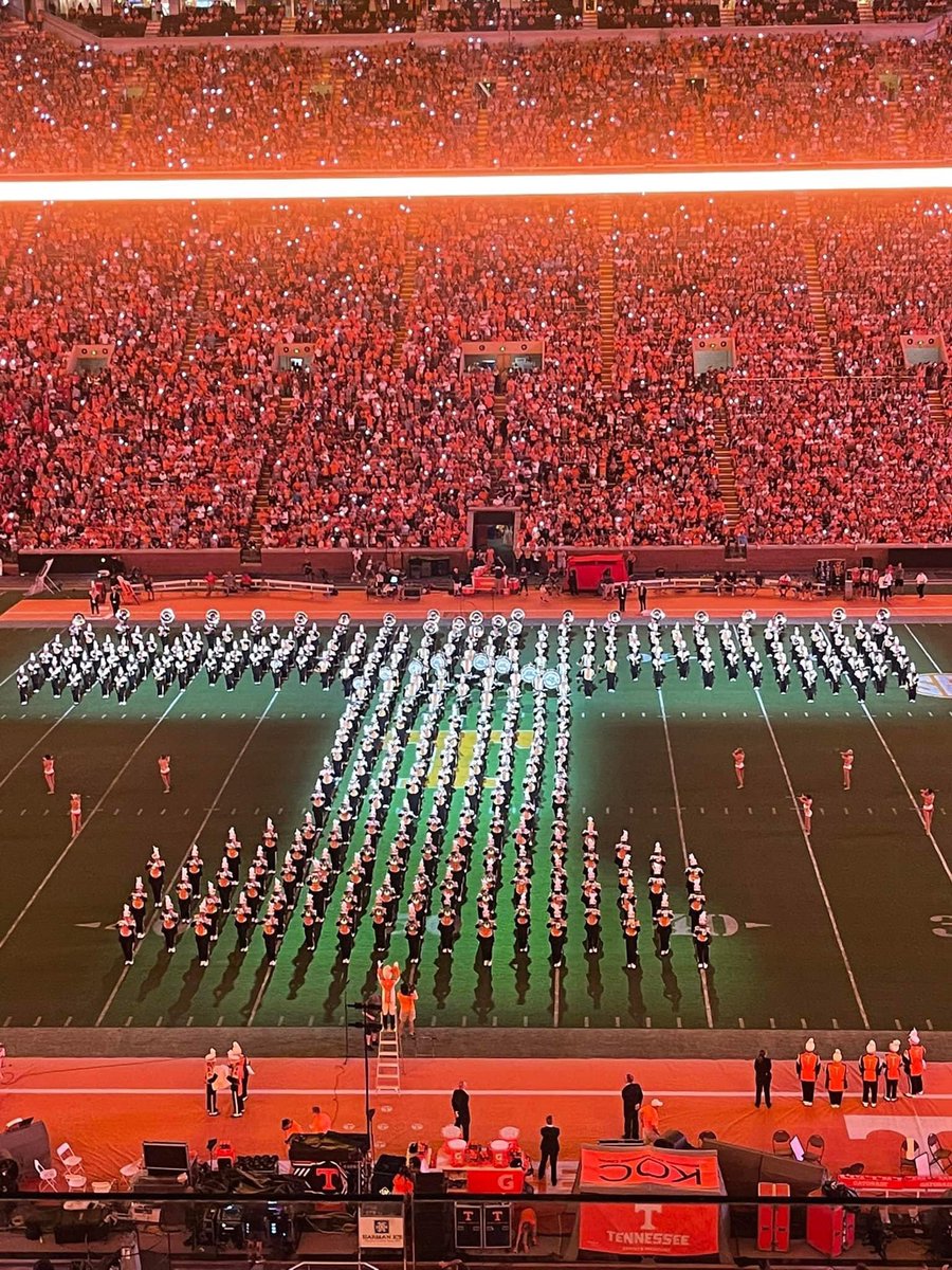 BrandonHudson35's tweet image. I’ve been going to games here for 30 years, and have worked in the sports industry almost as long. The entire @Vol_Sports game presentation crew has this art PERFECTED. This season in Neyland has been the best event atmosphere I’ve *ever* witnessed — college or pro. 🍊🏈🎉🙌