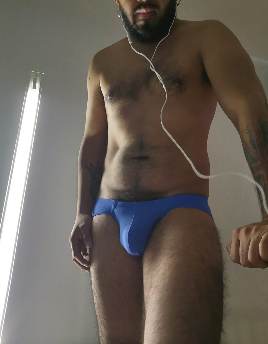 PeludoBarbon's tweet photo. Buen Domingo Banda!! 
Hoy toco #PornOffice🩲🍆
🔥⌨️🔌🖱️🎧💻🔥

#MorboEntreHombres 👥 https://t.co/3jLsDnmtJh