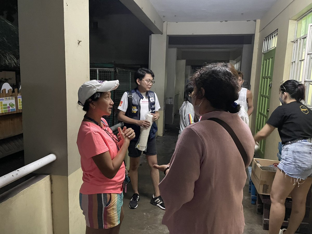 RotaractSPA's tweet photo. The Rotaract Club of San Pedro All Star, together with Kay Gilbuena and Capri Island Cafe, visited 3 evacuation centers in San Pedro City, Laguna to check on the evacuees and provide warm and hearty meal. ⭐️

#StellarsOnTheGo #PaengPH https://t.co/A0dYtjgz6Y