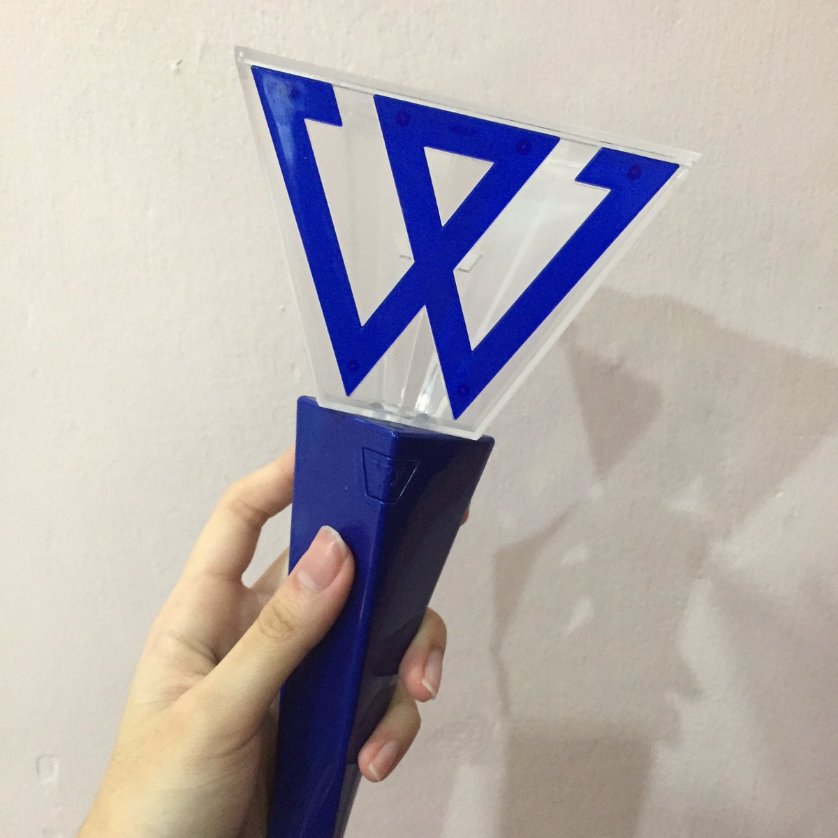 candyfrappe56's tweet image. WTS WINNER Japan lightstick version 2
Rm150 included wm postage

@pasarWINNER #pasarwinner
