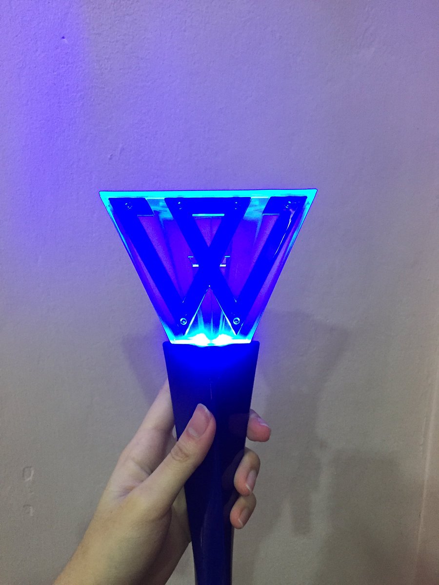 candyfrappe56's tweet image. WTS WINNER Japan lightstick version 2
Rm150 included wm postage

@pasarWINNER #pasarwinner