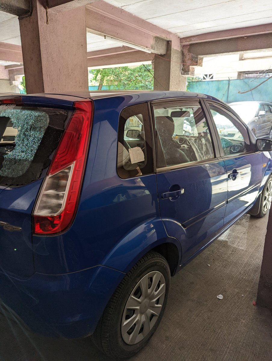 Miss_M_Modi's tweet photo. @mybmcWardS A big rock fell on my car under Gandhinagar bridge! Damaged the back side of car! Please help! https://t.co/O3tEIJ5cYZ