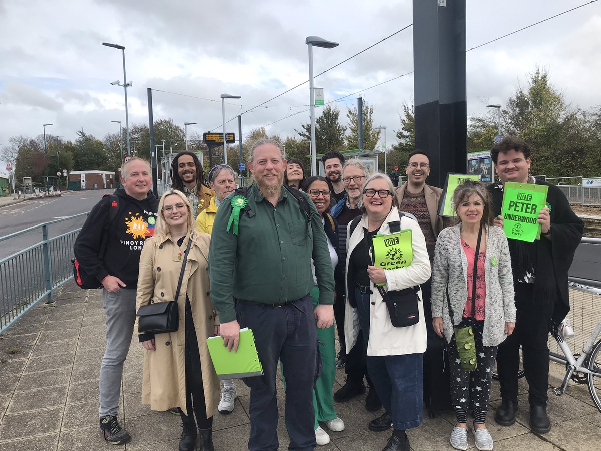 Afternoon doorknocking reinforcements from all over London. Best bit about doorknocking with @croydongreens is the multimodal transport on offer - Trams, buses and loads of walking.