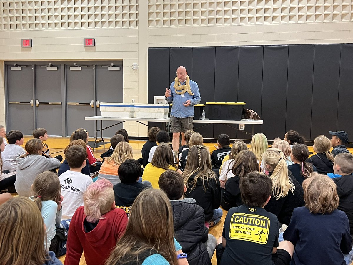 MissBoccella's tweet photo. Reptiles &amp; Bugs &amp; Goats, Oh My! Students had such a fun time at the Fall Fun Festival on Friday. Thank you to our presenters and volunteers for making the day possible!🐍🪳🐐 #ReptileMan #RyantheBugMan #TigerPride🐯 https://t.co/7Bug4riEHo