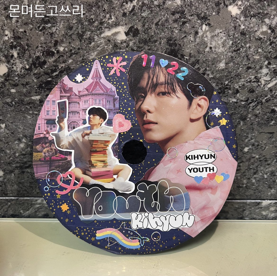 ancotor_mbb's tweet photo. 모두의 청춘이 빛나길 바라는 마음으로
그리고 다른 사람에게 정말 환한 빛이였다는 걸 말하고 싶었습니다..!
누군가에겐 빛이였던 모두의 행복을 응원합니다🍀

@OfficialMonstaX 
#몬스타엑스 #MONSTAX #기현 #KIHYUN #Youth #YOUTH_앨범꾸며유th https://t.co/EBDoDVPrhs