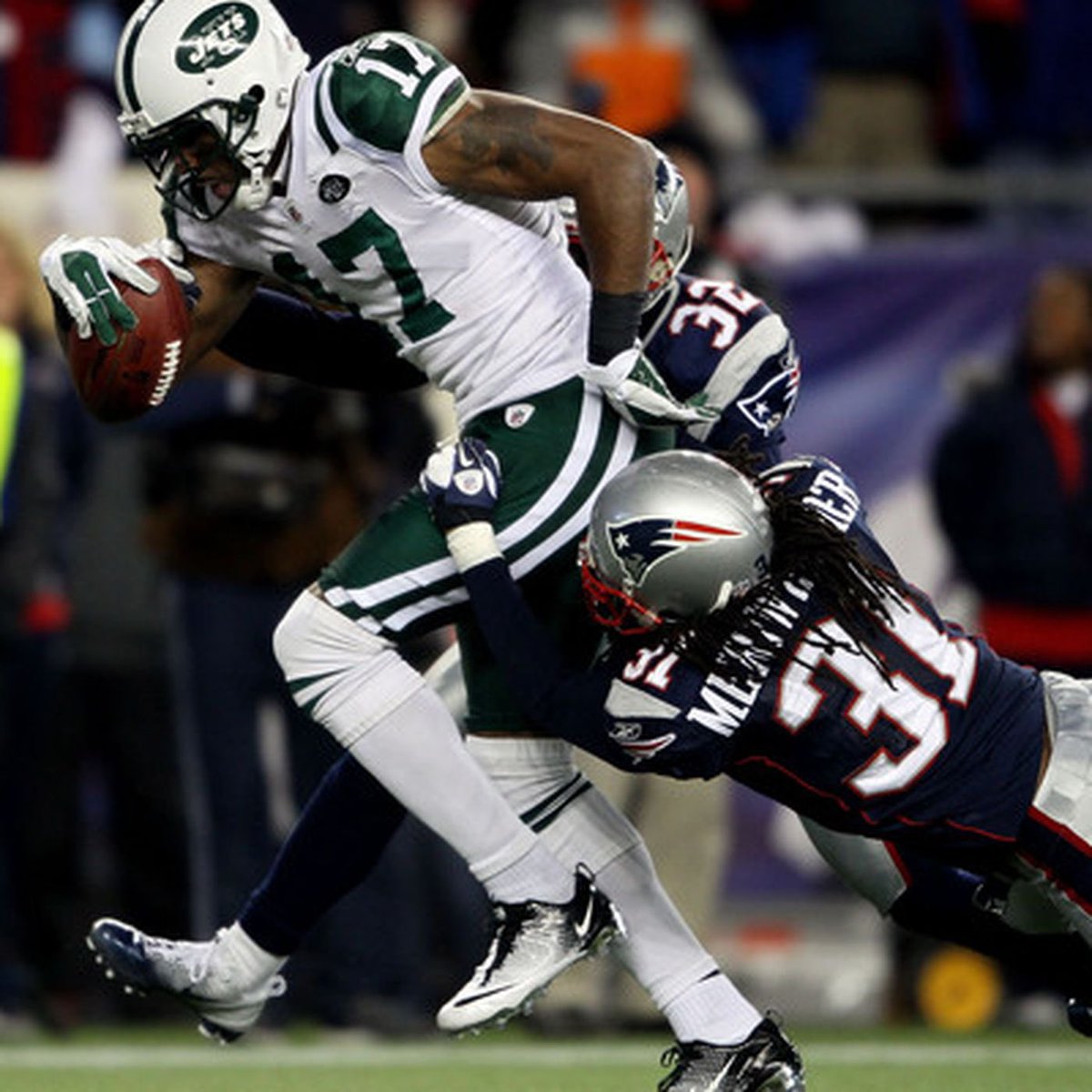 OfficialBraylon's tweet photo. @nyjets You know what time it is. There’s no love for these bums so let’s run through them and keep this momentum going. #jetnation I smell 6-2 for sure. #beatNE 

I hate the Patriots!!!! https://t.co/2uyBOoqS4x