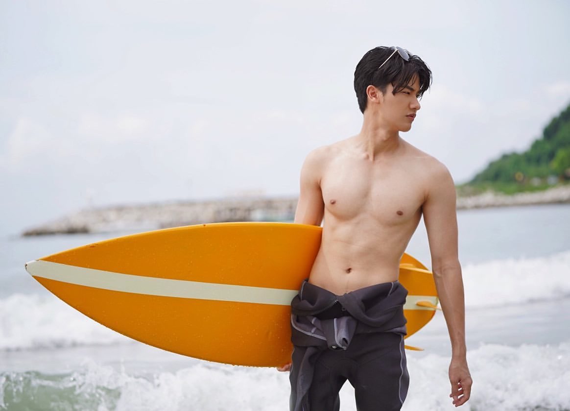 taytawanfc's tweet photo. ☀️IG : #Tawan_V [Update] 
➖ 30.10.2022
ผีทะเล 🌊 https://t.co/J284jnLr3U
