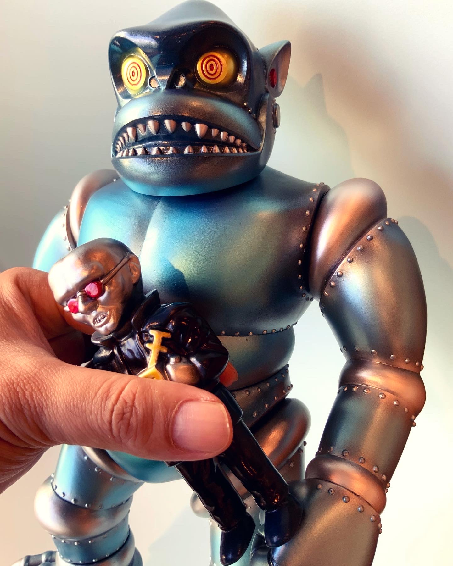 送料無料 非冷凍品同梱不可 サンダーマスク 魔獣ソフビ3種 マーミット