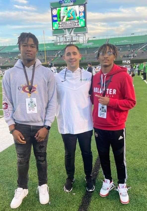 I had a great time at Marshall! Thank you coach <a href="/CoachJGalante/">Johnathan Galante</a> for the invite. I will be back. 

@npcombine <a href="/bretcooperfoot1/">Bret Cooper</a> @WillDrewMU <a href="/DougChapman/">Doug Chapman</a> <a href="/CoachHuff/">Charles C. Huff</a>