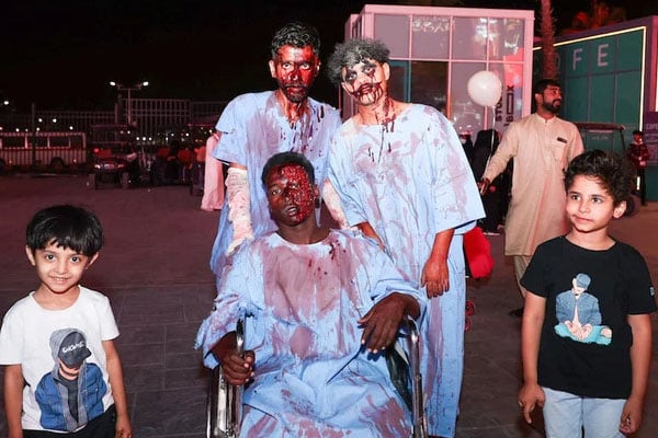 fatiha_gull's tweet photo. Halloween was also celebrated in Saudi Arabia

The event, held for the first time in Saudi history, concluded with fireworks, excellent sound effects and spooky decorations.

pic no. 2 https://t.co/K4MzURwRSF