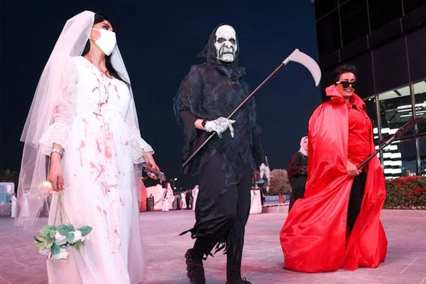 fatiha_gull's tweet photo. Halloween was also celebrated in Saudi Arabia

The event, held for the first time in Saudi history, concluded with fireworks, excellent sound effects and spooky decorations.

pic no. 5 https://t.co/wouR7H1yrc