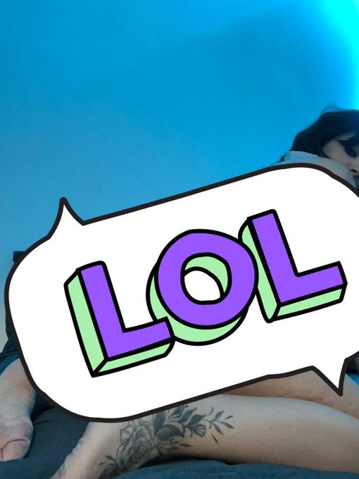 Buenos d&iacute;as 🥴  🥰 https://t.co/Czc01qMnWh 🙈 https://t.co/R1TFBjXh0i