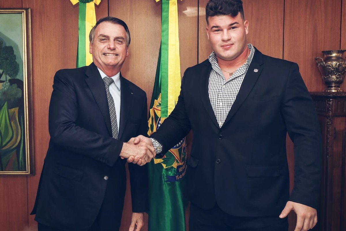 durval_queiroz's tweet photo. Deus e Brasil, esse tratado é eterno. 🇧🇷 https://t.co/YUA7pEILS0