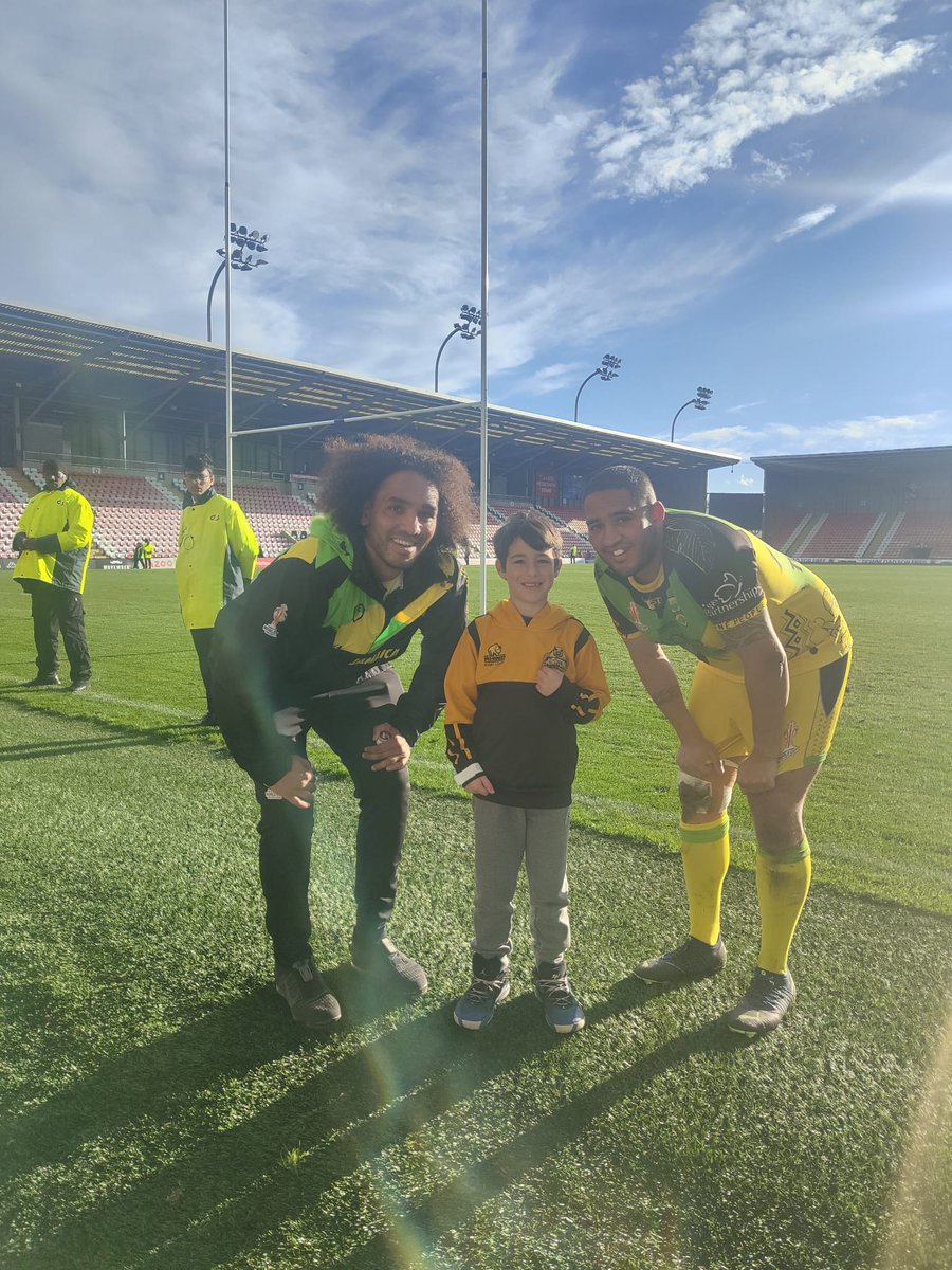 Gutted I couldn't make the game, but my little lad got to meet these 2 wonderful humans! Proud of you both! <a href="/JAMRugbyLeague/">Rugby League Jamaica (RLJ)</a> thanks to <a href="/alexsimmonstv/">Alex Simmons</a> for sorting <a href="/AshtonBears/">Ashton Bears ARLFC</a> out with tickets!!