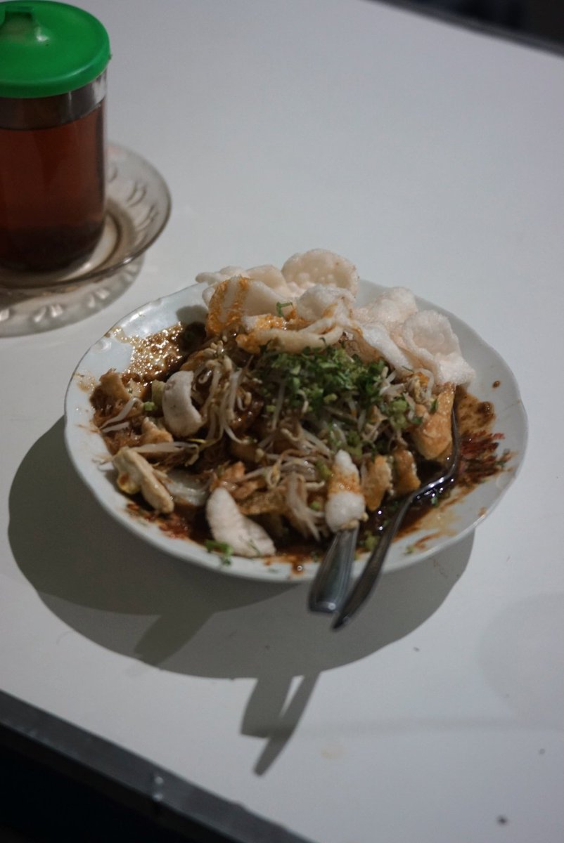 andika_18's tweet photo. Salah satu tahu telur yang must to try kalo kalian lagi ke malang, emang sih rasanya dominan ke manis, tapi ya rasanya ini emang otentik gitu dan beda dari tahu telur yang lain #laporlaper @malangkuliner @infomalang https://t.co/Yis9kUw3S8