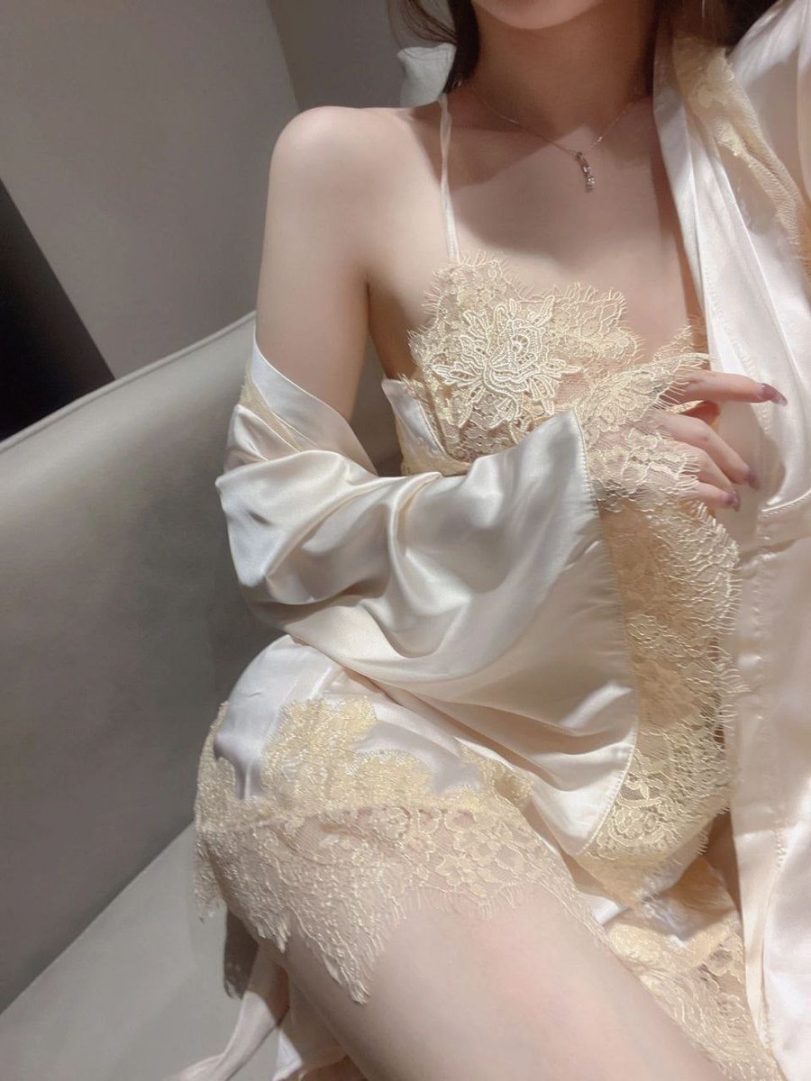 fh9527334's tweet photo. 多巴胺开始边散漫，没人要的我今天真好看
#极品身材 #性生活 #反差 #瑜伽老师 #日常 https://t.co/DDQnOuXD2b