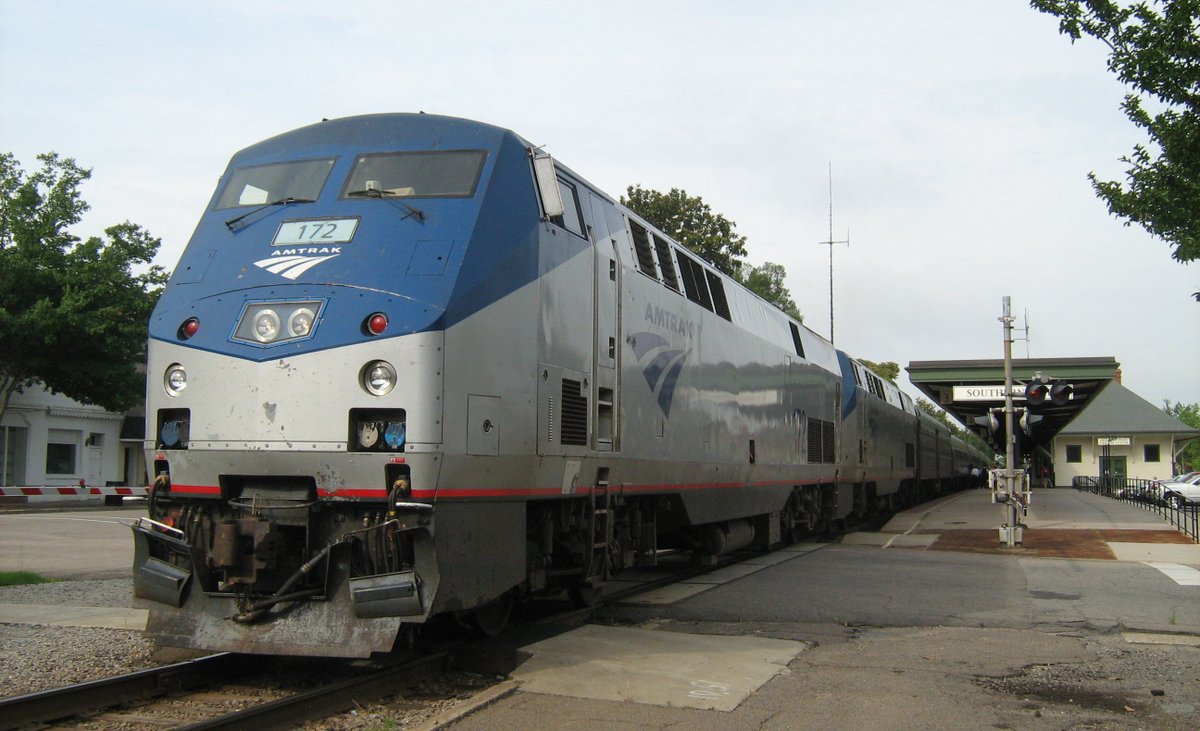 SeeMoreSeas's tweet photo. We are NOT cruising tomorrow. We are taking Amtrak from FTL to Washington DC in a Viewliner II Roomette. What were we thinking? Get ready to follow along! #amtrak #viewliner #roomette #seamoreseas https://t.co/apaXOOrTu5