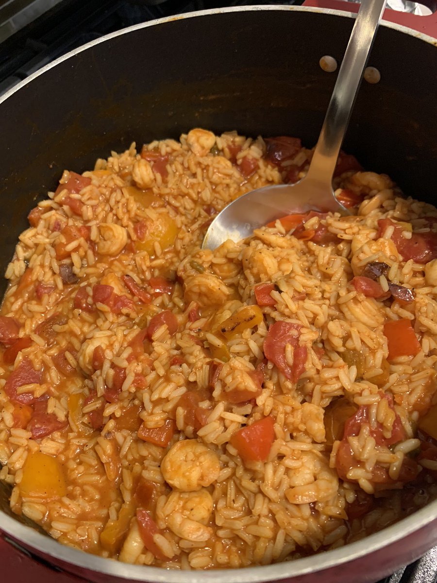 dbrady2's tweet photo. Shrimp jambalaya, a little heat to keep you warm on this chilly Sunday. https://t.co/hZJiMmY5tl