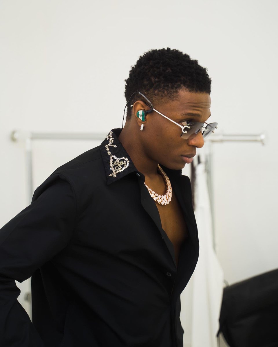 QueenDeejahh's tweet photo. A true Wizkid fan won’t pass without  retweeting  ❤️🦅

Sir Wizkid https://t.co/5drlBHBXFX