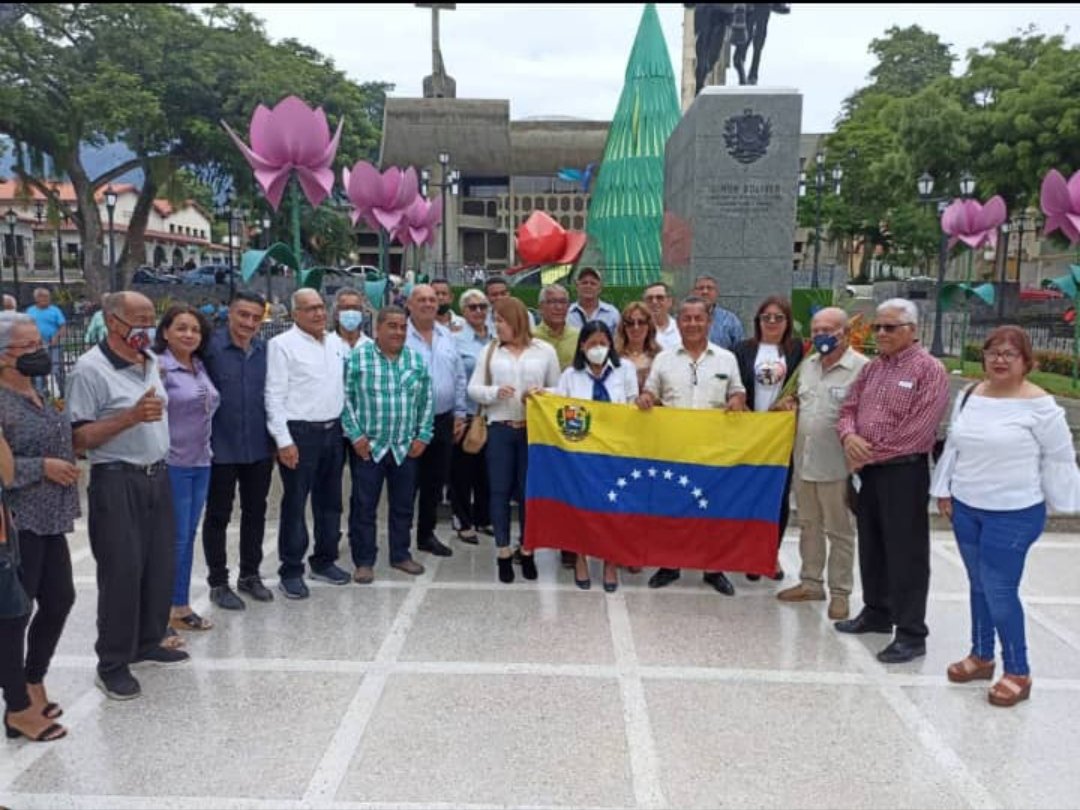 normidela's tweet photo. #30oct22 La Comisión Regional organizadora de los actos del centenario de #CAP100 en #yaracuy y el Movimiento Romulo Betancourt, conmemoramos con una misa y ofrenda, los 100 años del nacimiento de nuestro querido Pte. Carlos Andrés Perez https://t.co/6A6GsHEld6