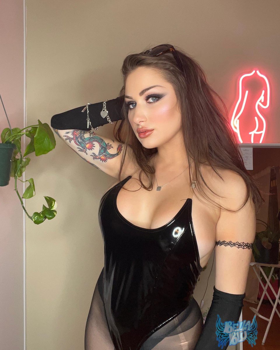 bella blu 💙 on Twitter: "Don’t call me babe🫦💋"